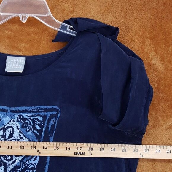 RABBIT RABBIT RABBIT Top Womens Size 14 Blue Pullover Asymmetrical Medallion - Picture 7 of 9